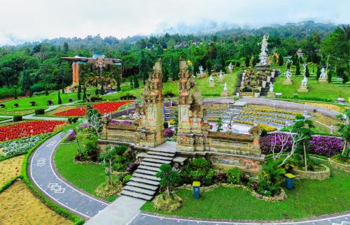 the blooms villa