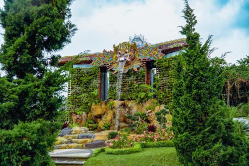 the blooms villa