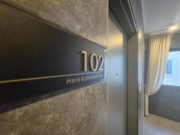 dovrinn boutique aparthotel downtown