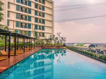 simple studio at lrt city bekasi apartment by travelio