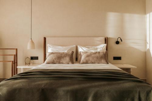amente mindful suites