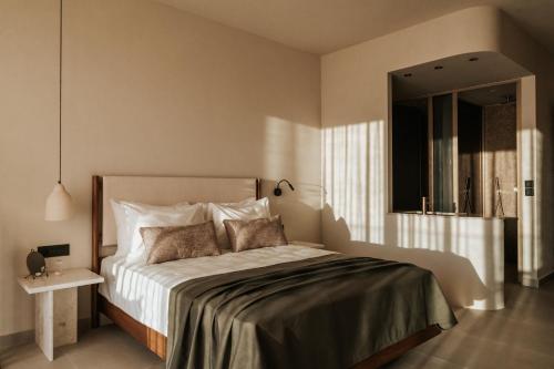 amente mindful suites