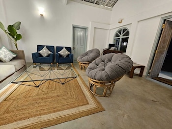 Solara Beach House,,3 star