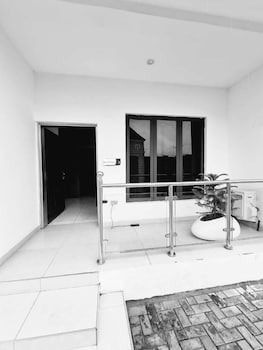 nook and cranny apartment
