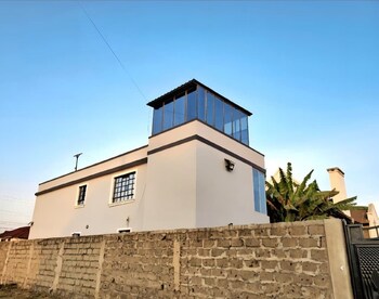 Lux Suites Zanzi Homestead Syokimau,,3 star