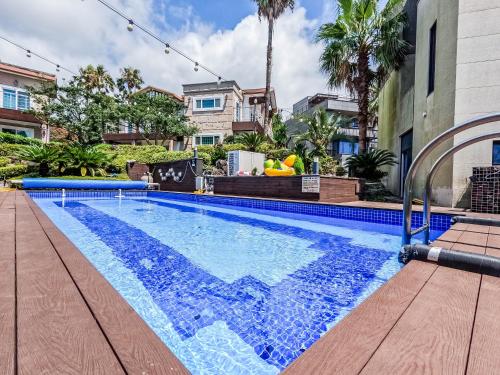 monaco pool pension