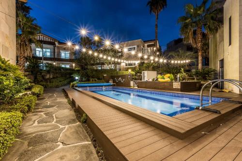 monaco pool pension