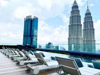 kl peaceful suites at klcc