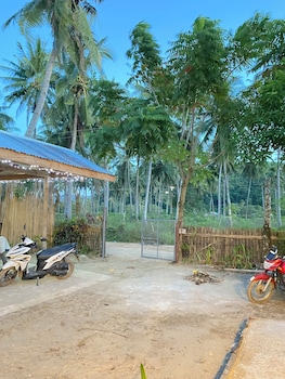 jasmines inn at bucana beach