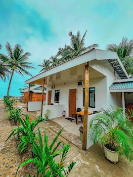 jasmines inn at bucana beach