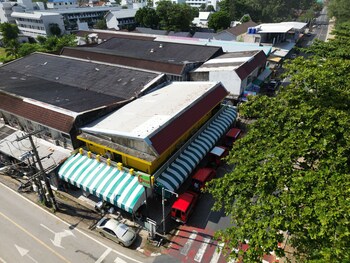 bed and beach hostel karon