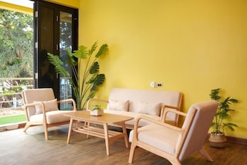 bed and beach hostel karon