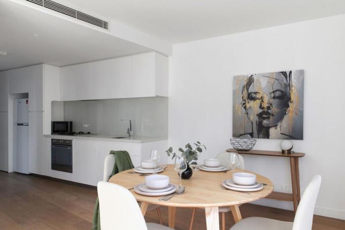 a cozy apt with city views near crown casino