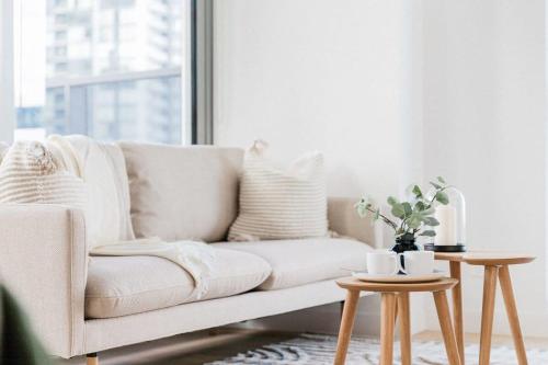 a cozy apt with city views near crown casino