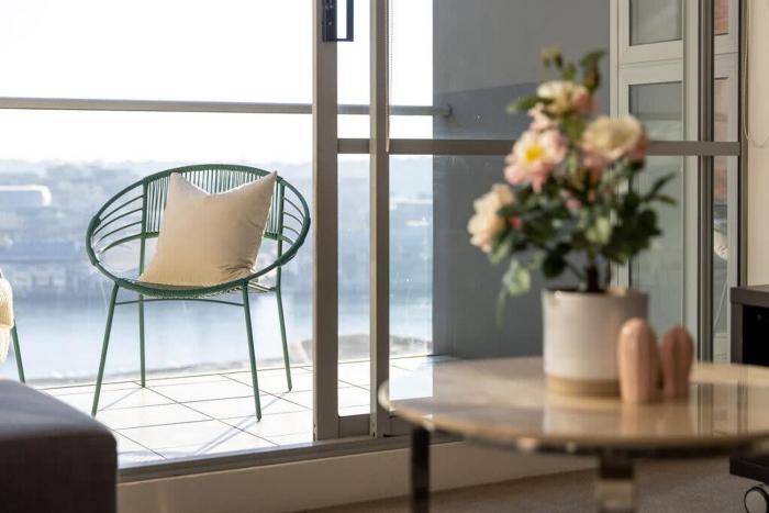 a comfy 2br apt amazing view of darling harbour