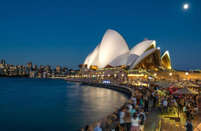 a comfy 2br apt amazing view of darling harbour
