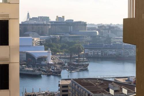 a comfy 2br apt amazing view of darling harbour