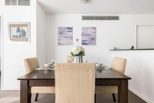 a comfy 2br apt amazing view of darling harbour