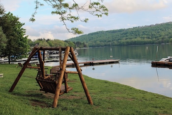 lakefront lodge