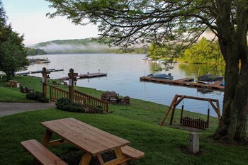 lakefront lodge