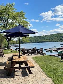 lakefront lodge