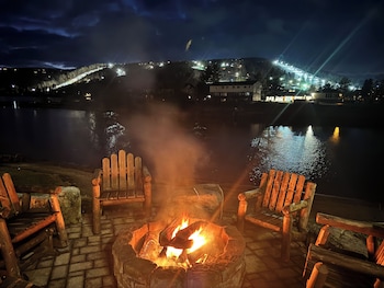 lakefront lodge