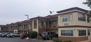 quality inn and suites i 10 near fiesta texas