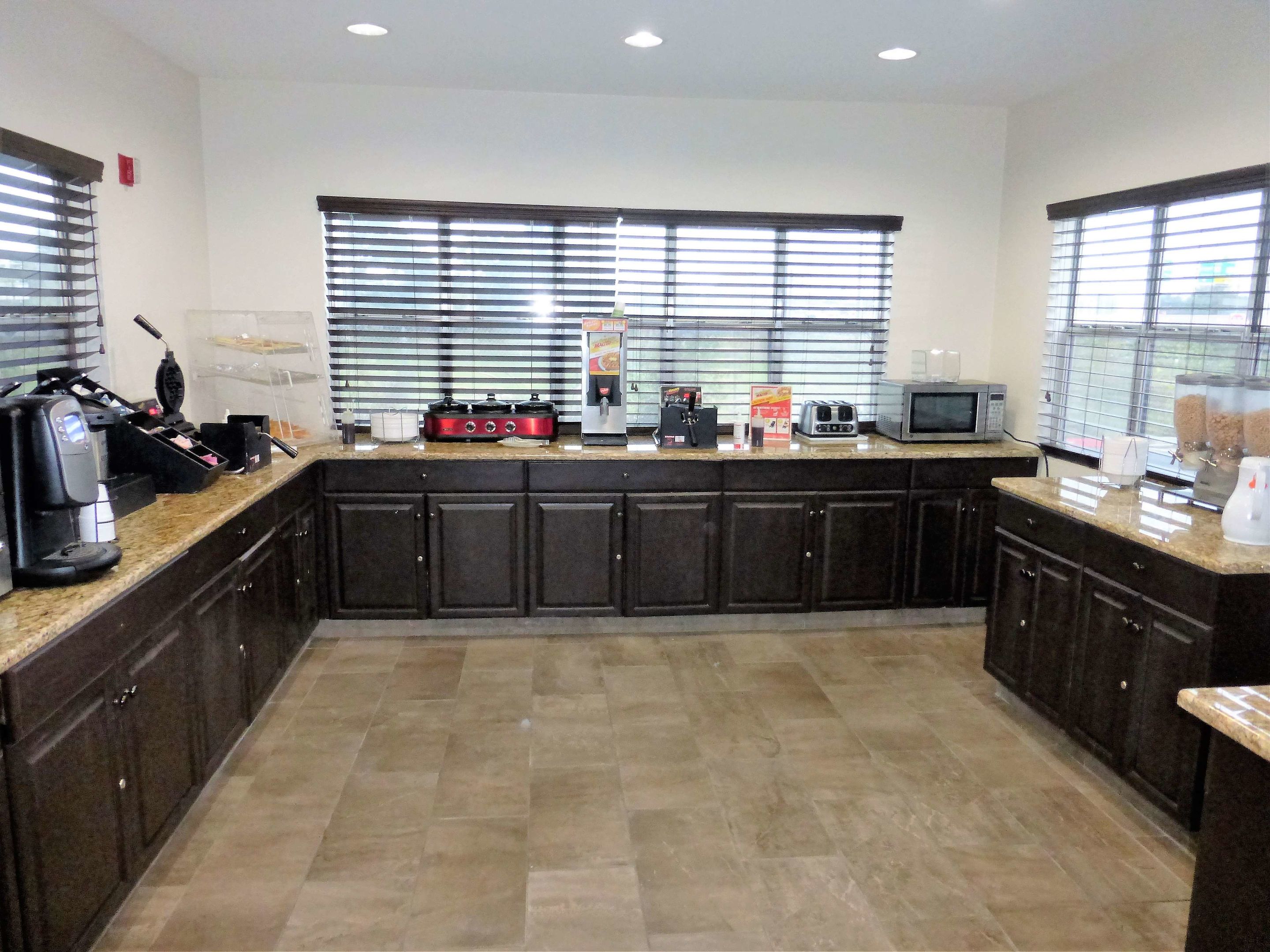 quality inn and suites i 10 near fiesta texas