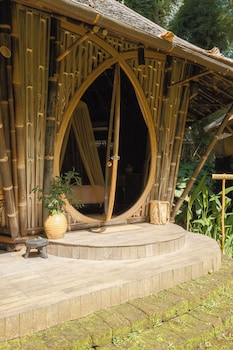 The Kul Kul Farm,,3 star
