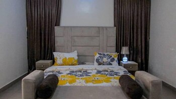 Evergreen Unique Serviced Apartment,,5 star