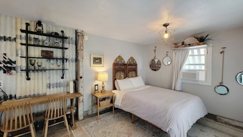 Rosewood Studio By Wanderlodges,,3 star