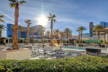eclipse studio at signature hotel
