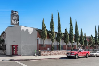 studio lodge hotel