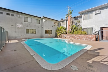 studio lodge hotel