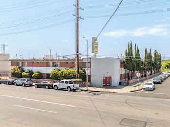 studio lodge hotel