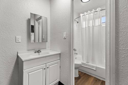 studio lodge hotel