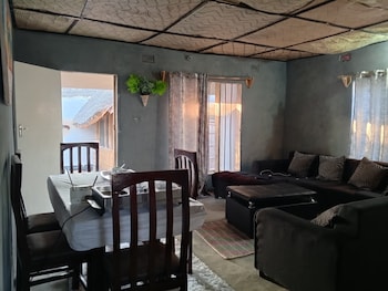 Quest Lodges And Safaris,,4 star