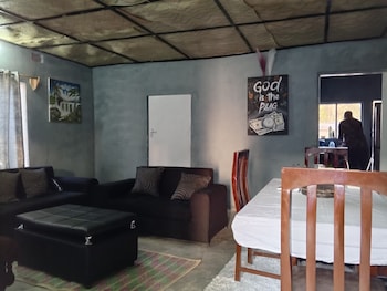 Quest Lodges And Safaris,,4 star