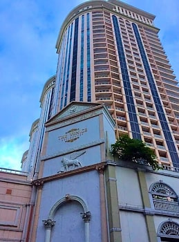live luxury living at bgc venice