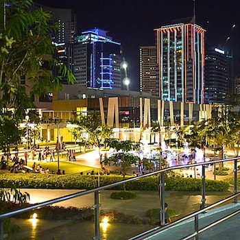 live luxury living at bgc venice