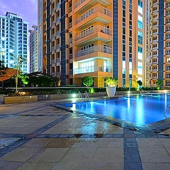 Live Luxury Living At Bgc Venice,,2 star