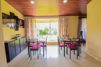 the iris villa