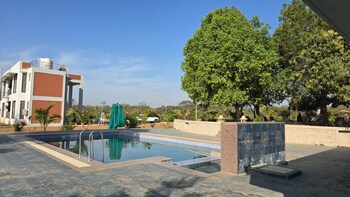 River Resort,,3 star