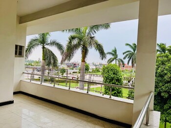 legasy suites and resorts