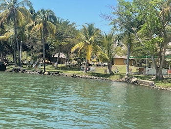 bayside resort lake victoria