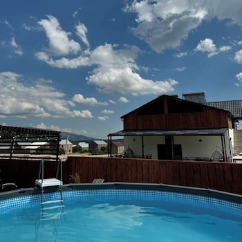 aparan guest house