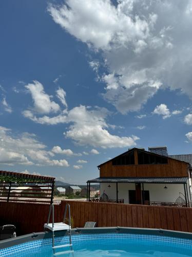aparan guest house