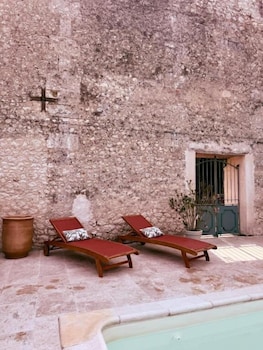 le patio bleu