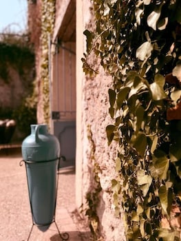 le patio bleu