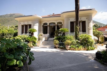 casa rosso le cantine